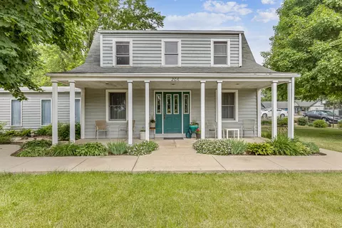 206 N Springfield Ave, Rockford, IL 61101