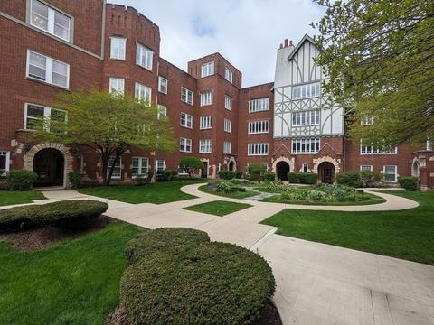 2476 W Estes Ave #2, Chicago, IL 60645