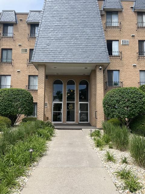 931 W Arquilla Dr #121, Glenwood, IL 60425