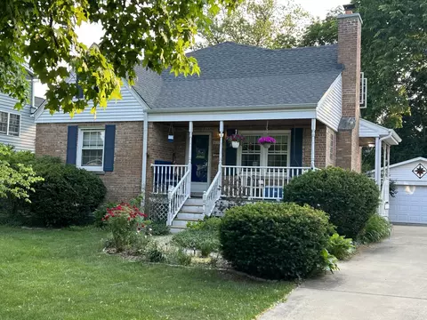 810 Cherry St, Wheaton, IL 60187