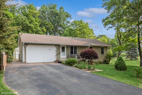 22306 W Terry Dr, Lake Villa, IL 60046