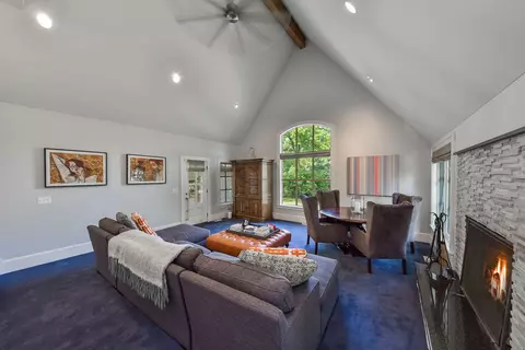 808 Golf Ln, Wheaton, IL 60189 photo 10