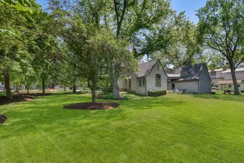 808 Golf Ln, Wheaton, IL 60189 photo 37
