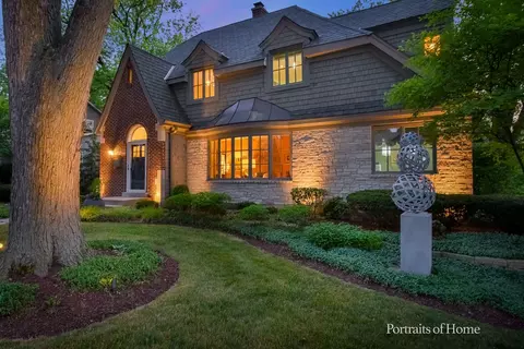 808 Golf Ln, Wheaton, IL 60189