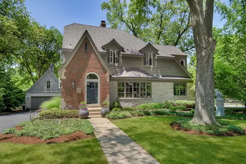 808 Golf Ln, Wheaton, IL 60189 photo 3