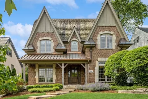 218 Ravine Rd, Hinsdale, IL 60521