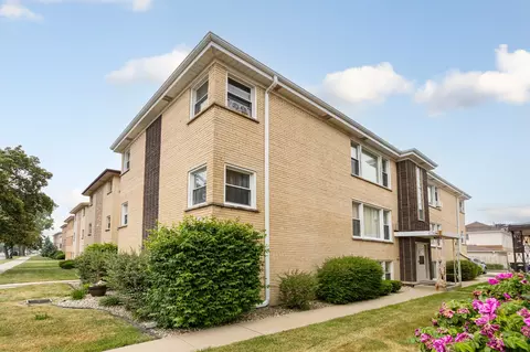 7340 N Harlem Ave #2W, Chicago, IL 60631