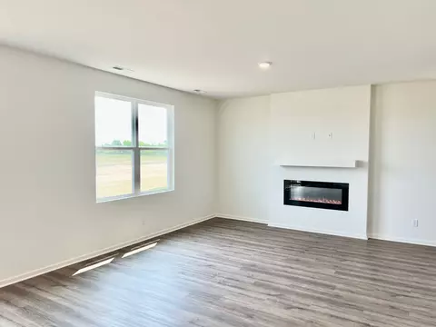10560 Azalea Dr, Saint John, IN 46373 photo 5