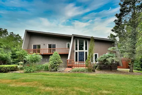 28418 W Main St, Barrington, IL 60010