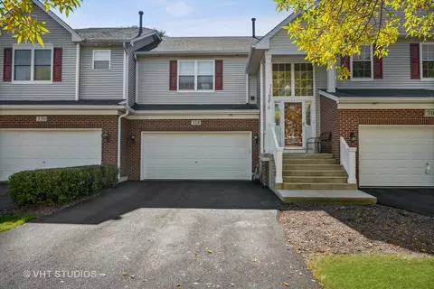318 Ridge Rd #318, North Aurora, IL 60542