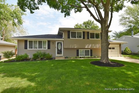 1520 Jobe Ave, Saint Charles, IL 60174