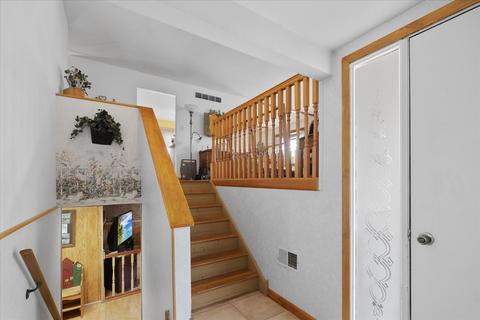 6349 Forestview Dr, Oak Forest, IL 60452 photo 2