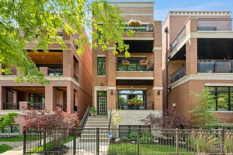 2842 N Racine Ave #2, Chicago, IL 60657