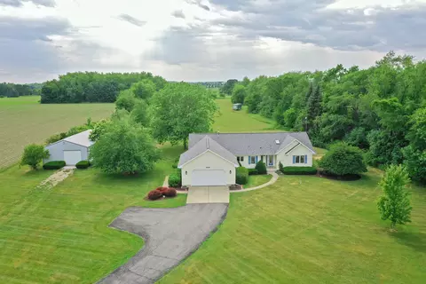 6305 Greenwood Rd, Wonder Lake, IL 60097