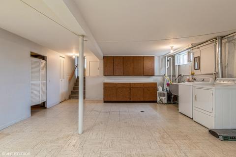 121 E Millers Rd, Des Plaines, IL 60016 photo 16