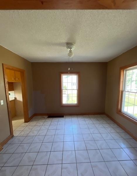 637 Slade Ave, Elgin, IL 60120 photo 3
