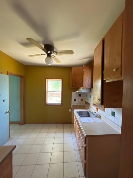 637 Slade Ave, Elgin, IL 60120 photo 9