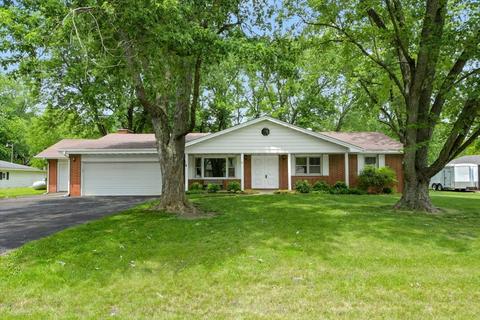 68 Mary Ln, Champaign, IL 61822
