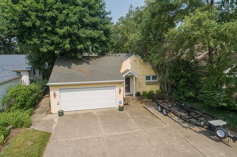2205 N Woodlawn Park Ave, Mchenry, IL 60051