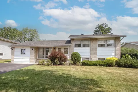 708 Sandy Ln, Des Plaines, IL 60016