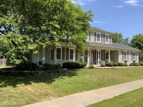 1065 Pontiac Dr, Batavia, IL 60510