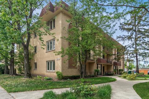 6316 W Montrose Ave #302W, Chicago, IL 60634