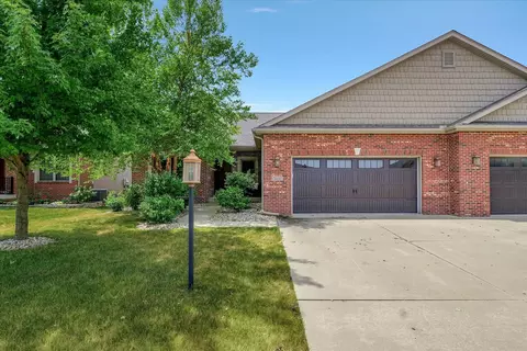 1611 Delane Dr, Mahomet, IL 61853
