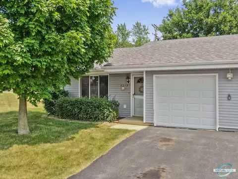 2318 Buttercup Ln, Crest Hill, IL 60435