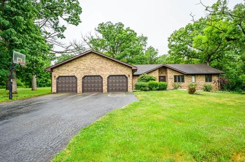4513 Ripon Rd, Crystal Lake, IL 60012