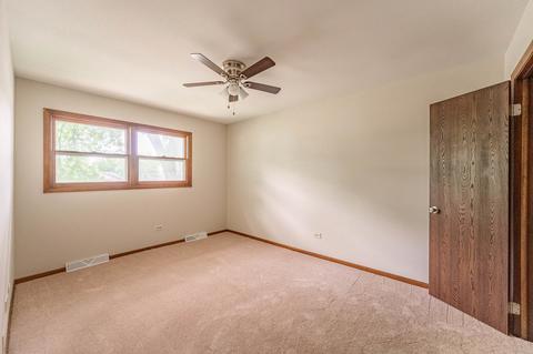1640 Sheffield Dr, Elgin, IL 60123 photo 9