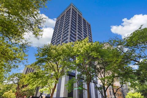 2700 N Hampden Ct #17A, Chicago, IL 60614
