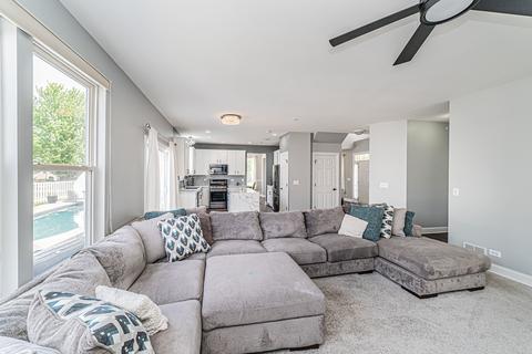 1615 Maureen Dr, Hoffman Estates, IL 60192 photo 18