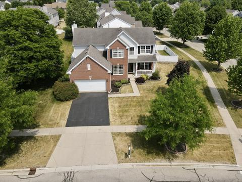 1615 Maureen Dr, Hoffman Estates, IL 60192 photo 2