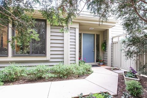 333 N Bay Ct #1098, Lake Barrington, IL 60010