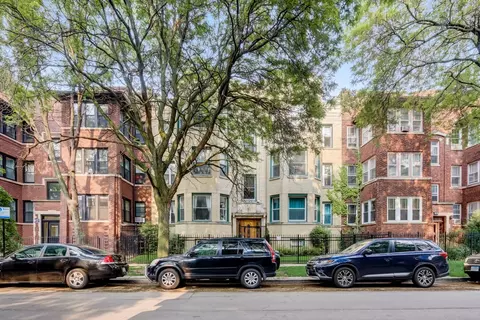 7641 N Bosworth Ave #2, Chicago, IL 60626