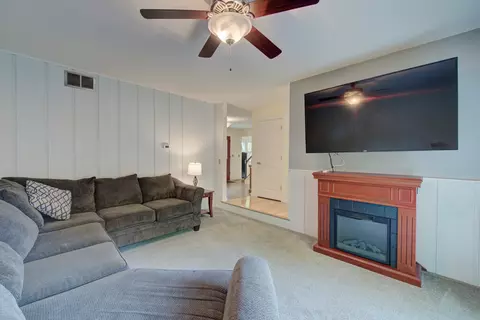 127 S Elroy Ave, Bartlett, IL 60103 photo 17