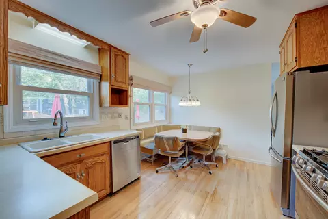 127 S Elroy Ave, Bartlett, IL 60103 photo 8