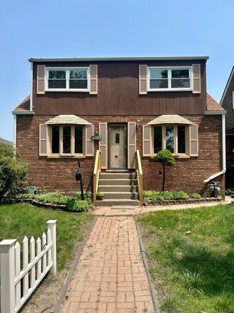 18053 Oakwood Ave, Lansing, IL 60438