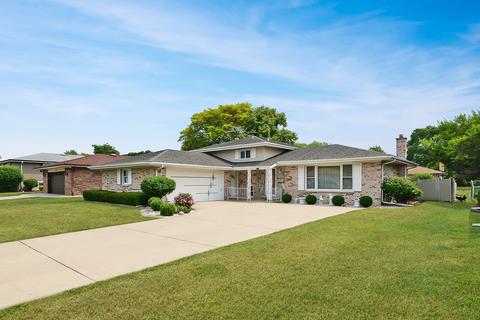 1017 S Beechwood Dr, Mount Prospect, IL 60056