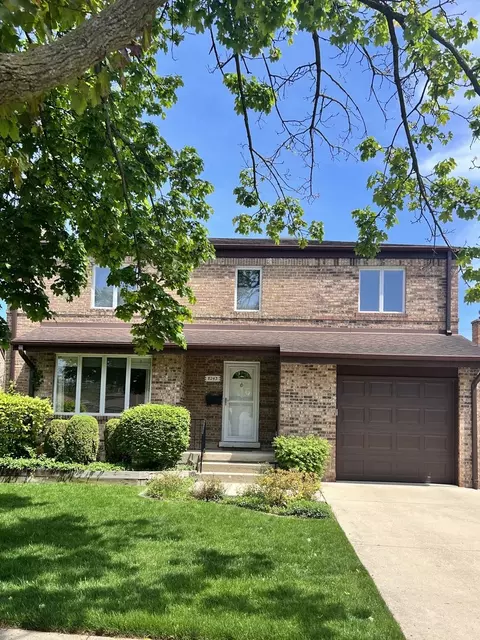 8243 N Osceola Ave, Niles, IL 60714