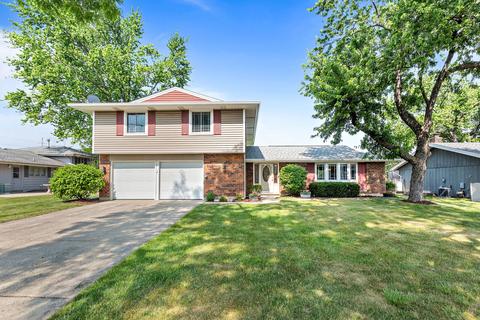 1128 S Cedarcrest Dr, Schaumburg, IL 60193