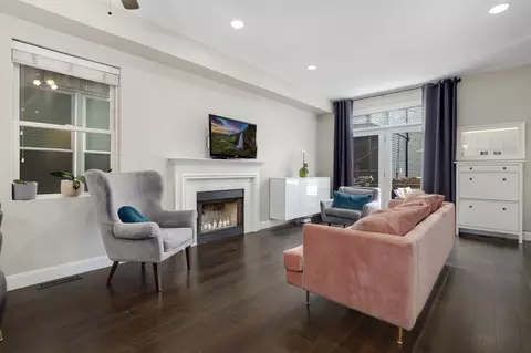 2904 N Racine Ave #2, Chicago, IL 60657 photo 5