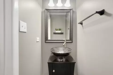 2904 N Racine Ave #2, Chicago, IL 60657 photo 8