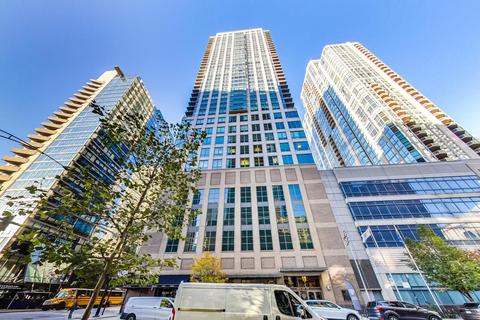 2 Erie St #2205, Chicago, IL 60611