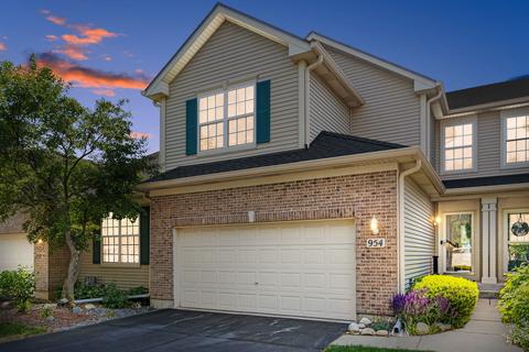 954 Oak Ridge Blvd, Elgin, IL 60120 photo 2