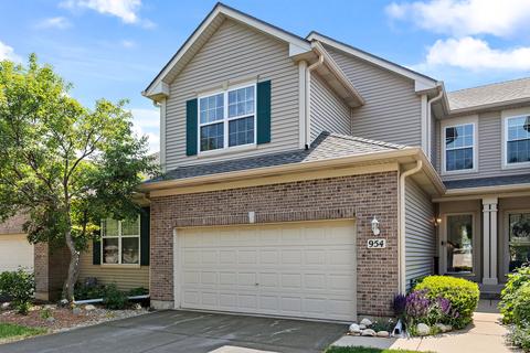 954 Oak Ridge Blvd, Elgin, IL 60120