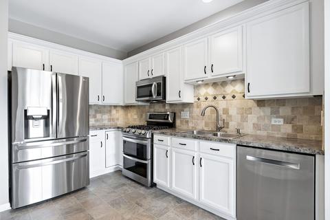 954 Oak Ridge Blvd, Elgin, IL 60120 photo 7