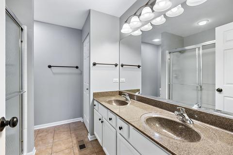 954 Oak Ridge Blvd, Elgin, IL 60120 photo 13