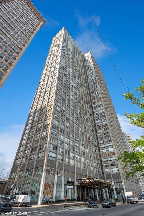 655 W Irving Park Rd #5507, Chicago, IL 60613