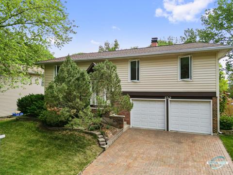 152 S Lancaster Dr, Bolingbrook, IL 60440